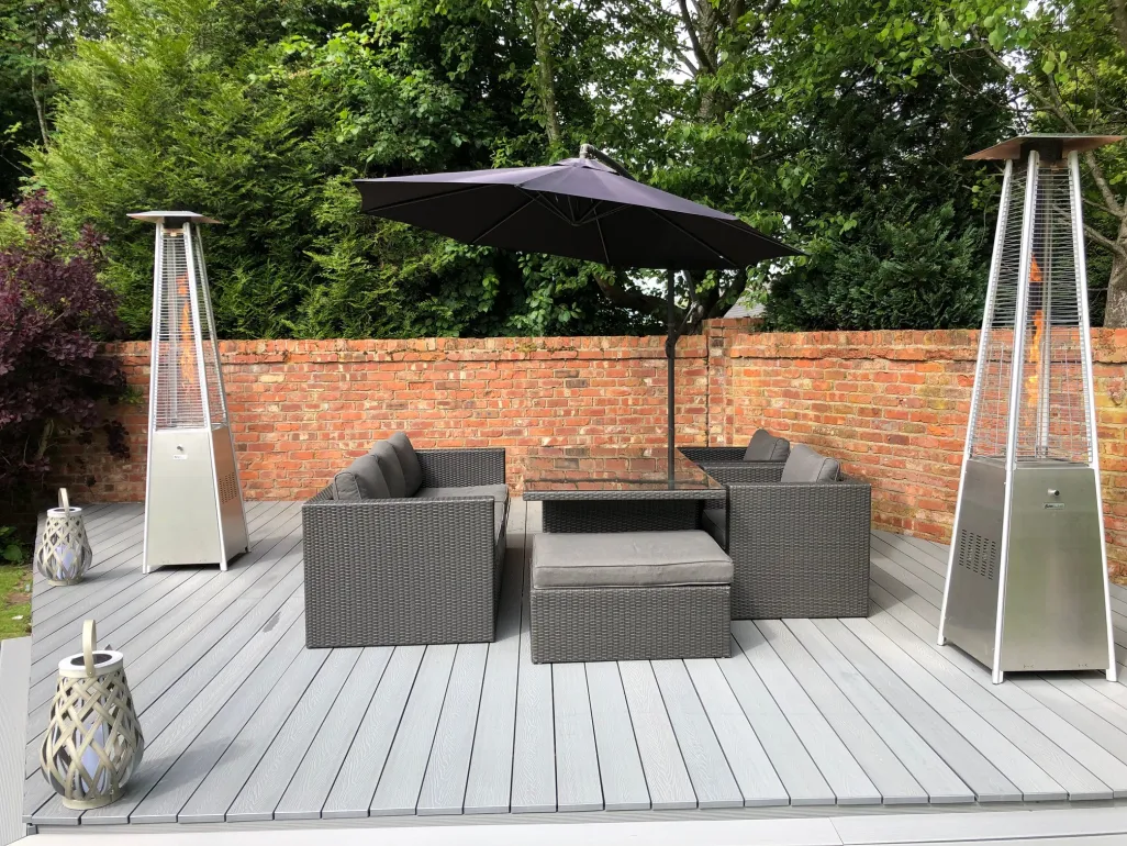 Step 9: Install the remaining decking boards
Repeat steps 5 through 8 to install the remaining composite decking boards.
If boards require end joints, plan where you want those joints to be visible.
Make any joints over a double joist. Make any joints over a double joist.