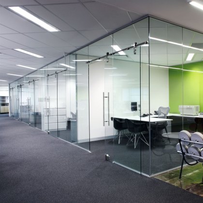 MANET Complete Sliding Door Fixing Set MANET Complete Sliding Door Fixing Set