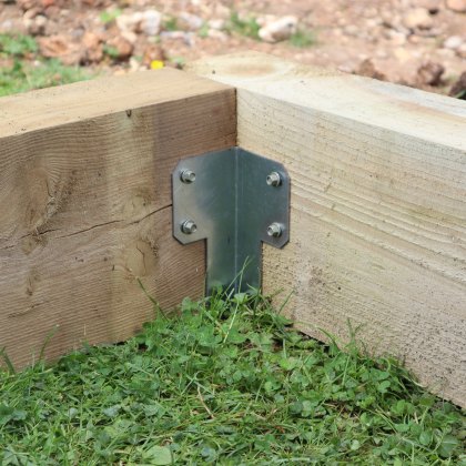 FENCEMATE® Sleeper Pin Corner Bracket 365 x 2mm - Galvanised FENCEMATE® Sleeper Pin Corner Bracket 365 x 2mm - Galvanised