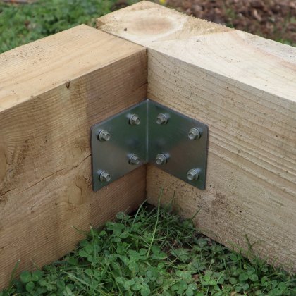 FENCEMATE® Sleeper Angle Bracket 85 x 85 x 80 x 2.5mm - Galvanised FENCEMATE® Sleeper Angle Bracket 85 x 85 x 80 x 2.5mm - Galvanised